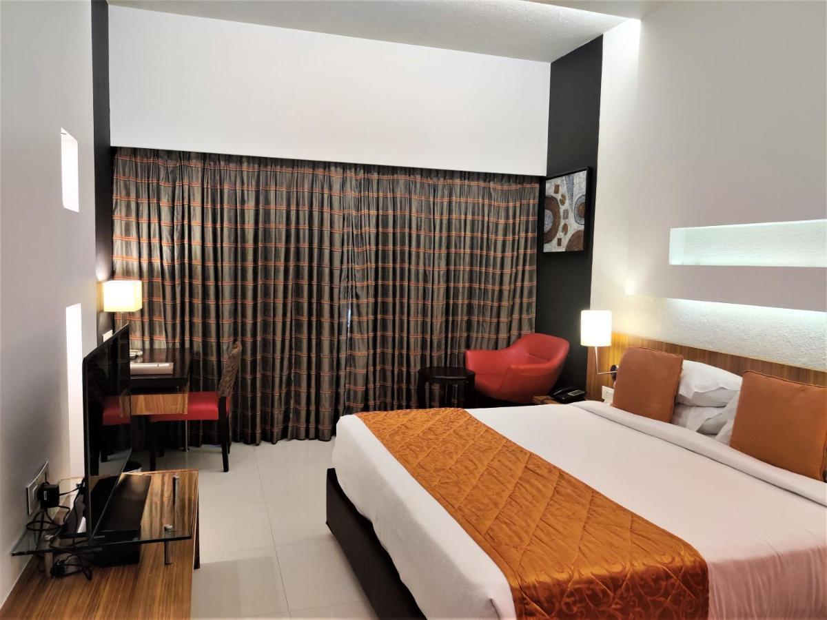 Hotel Satkar Residency Thane Exteriör bild