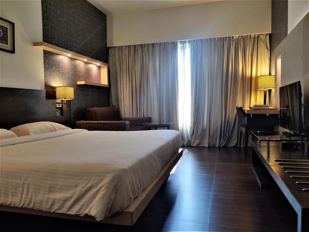 Hotel Satkar Residency Thane Exteriör bild