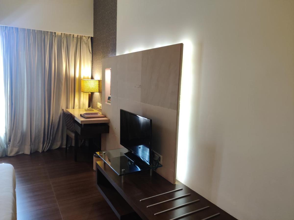 Hotel Satkar Residency Thane Exteriör bild