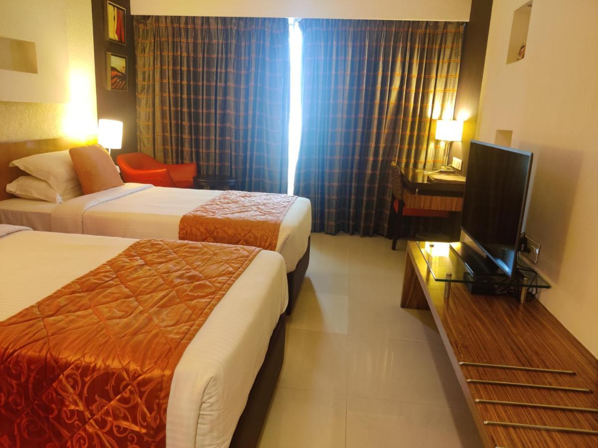 Hotel Satkar Residency Thane Exteriör bild