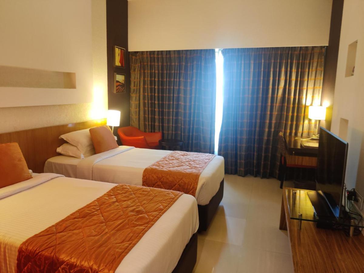 Hotel Satkar Residency Thane Exteriör bild