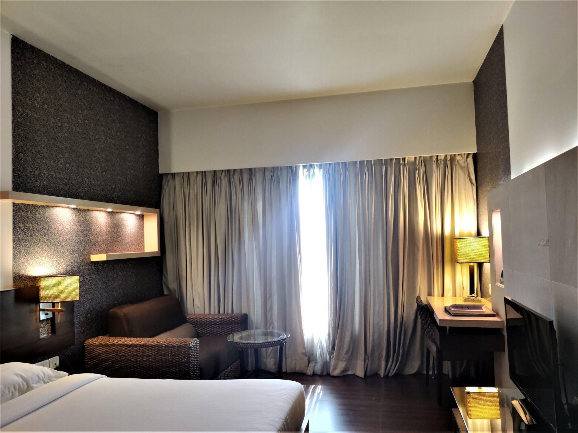 Hotel Satkar Residency Thane Exteriör bild