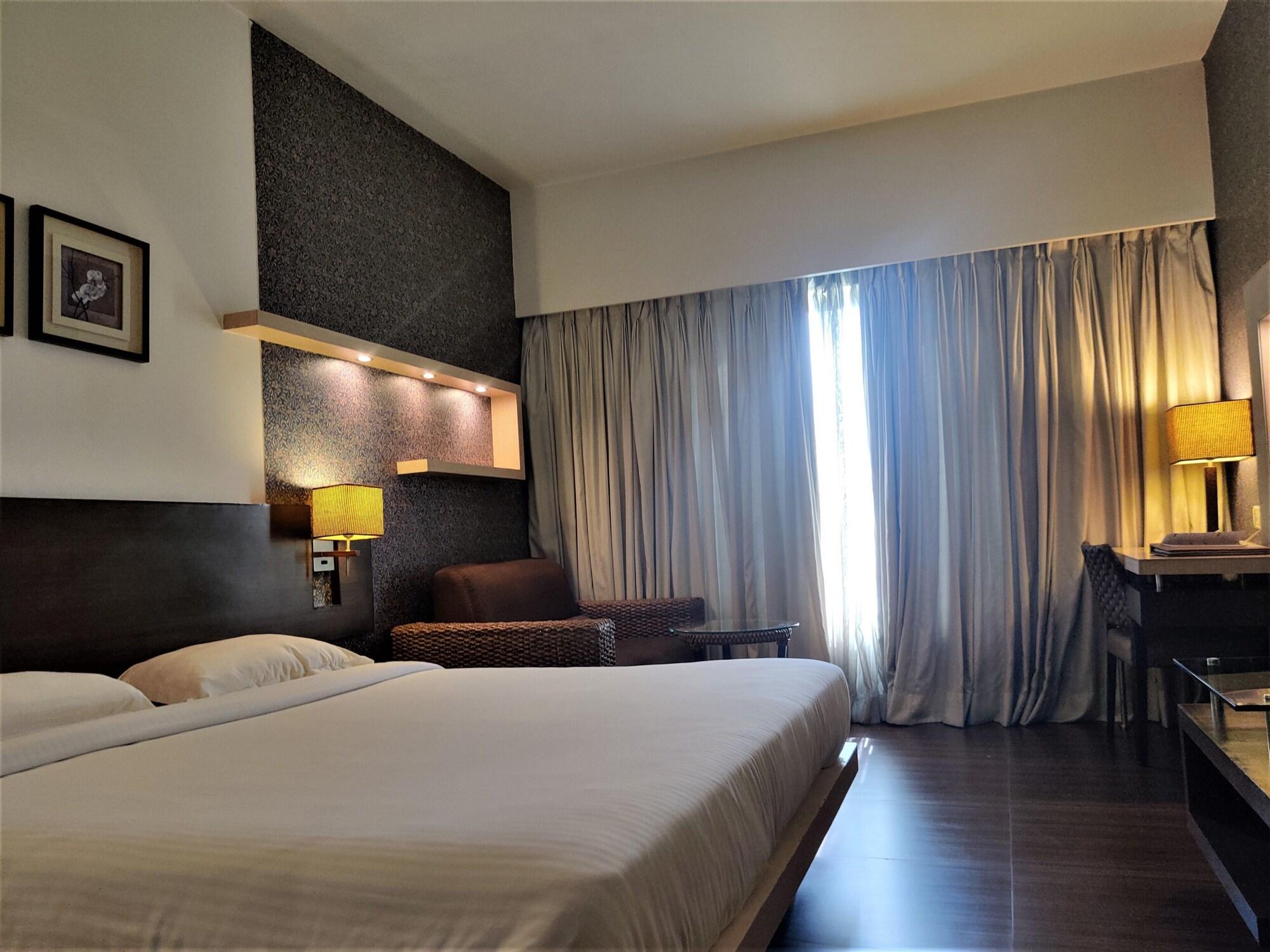 Hotel Satkar Residency Thane Exteriör bild