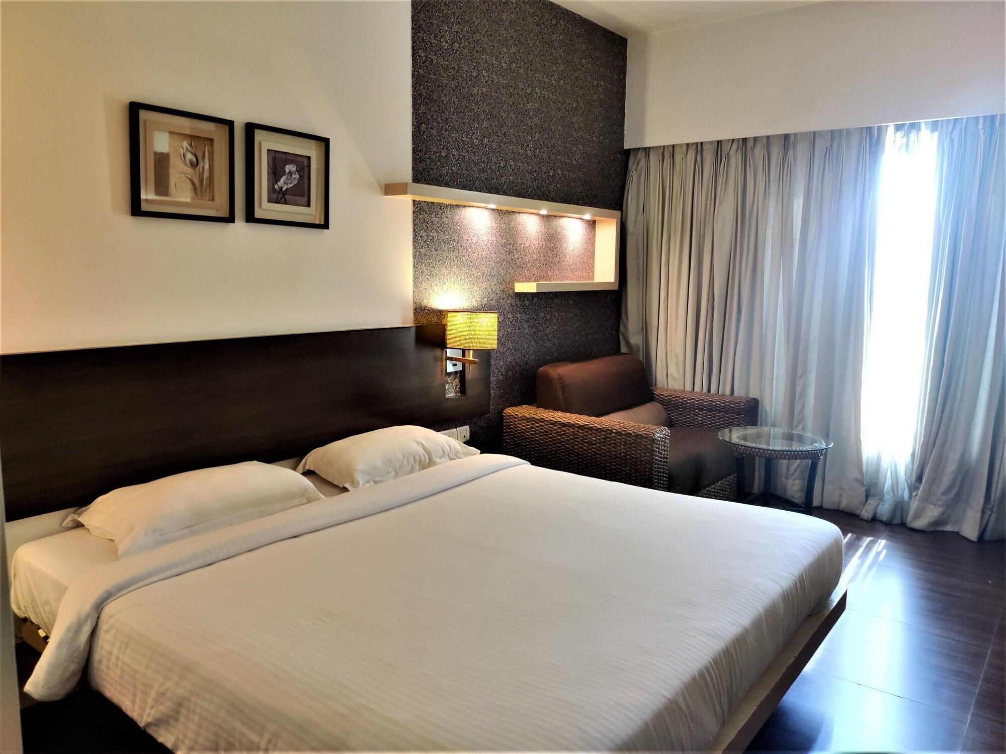 Hotel Satkar Residency Thane Exteriör bild