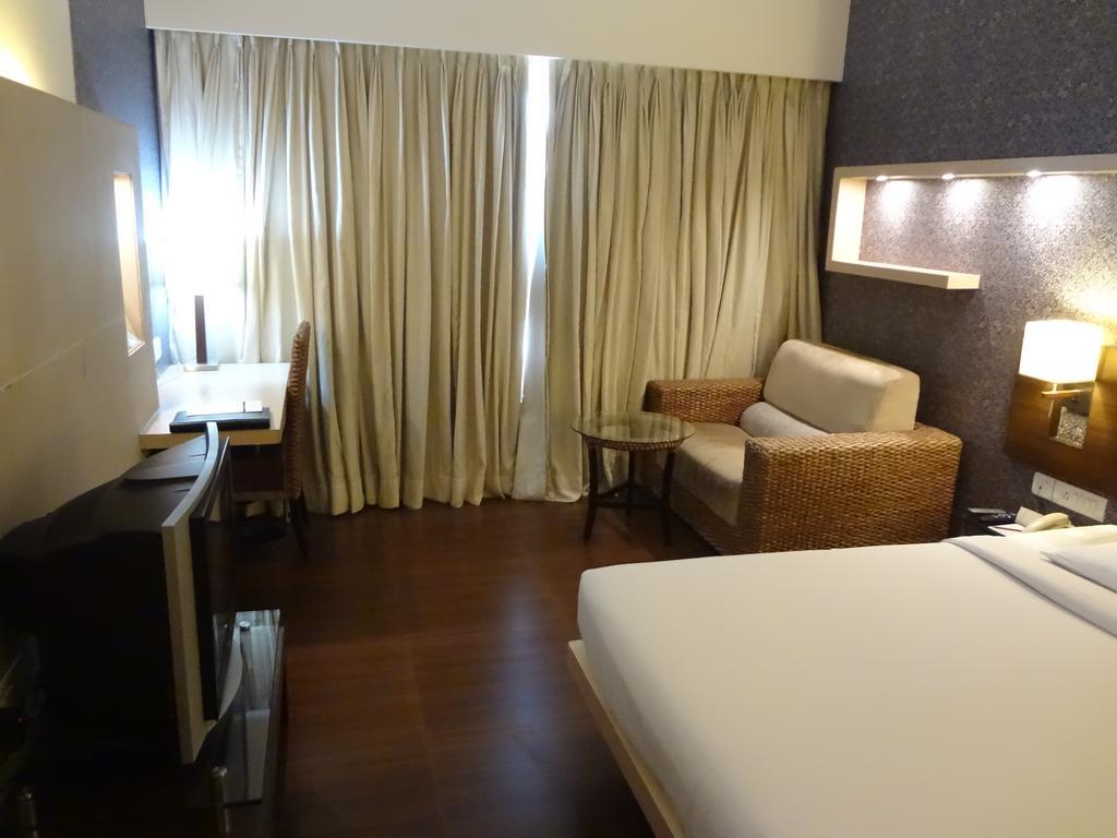 Hotel Satkar Residency Thane Exteriör bild